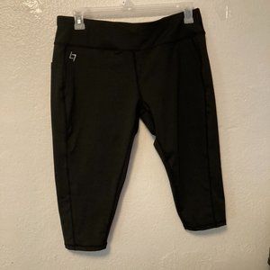 FINAL PRICE UNTIL  01/21  Charcoal Athletic Capris Size 1X - NWOT
